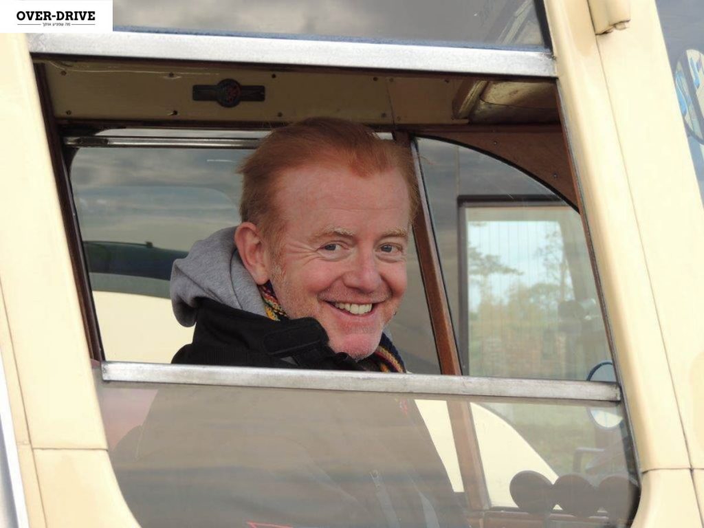 כבר לא מחייך. כריס אוונס