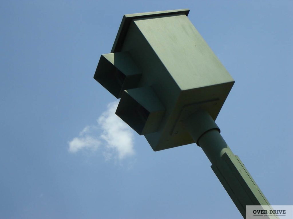 עובדת. על מי?