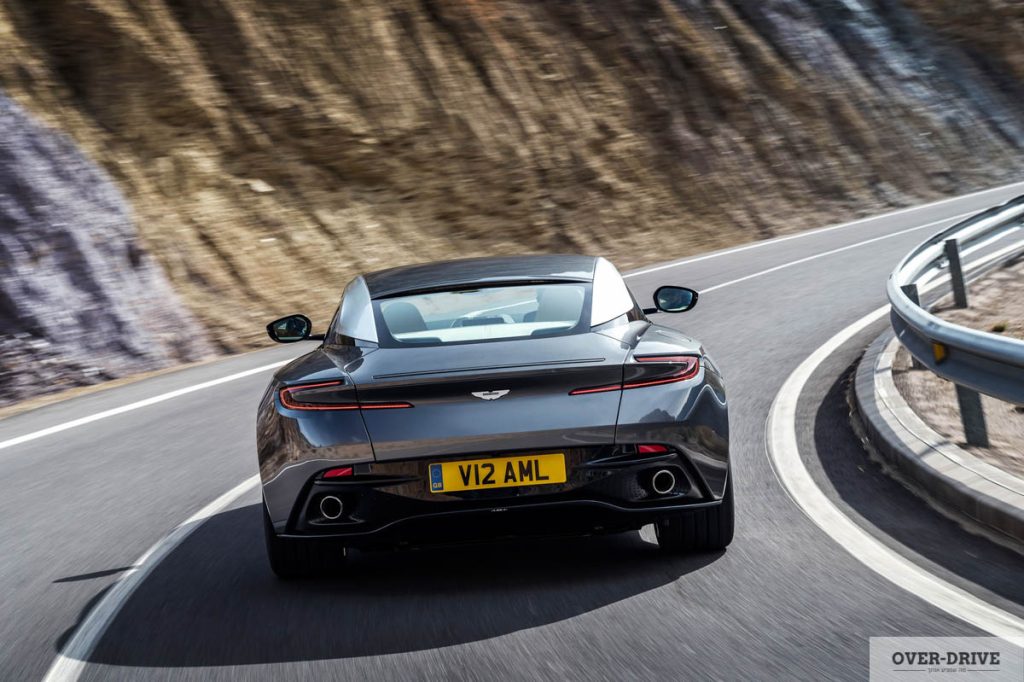 aston martin db11-39