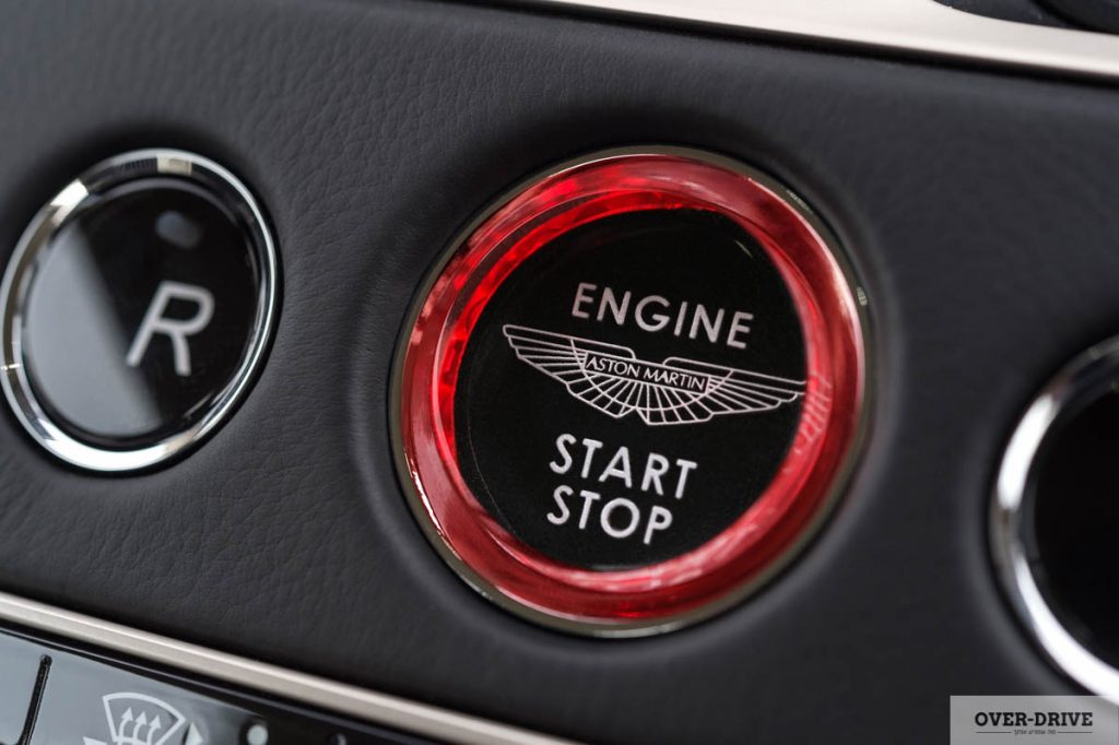 aston martin db11-45