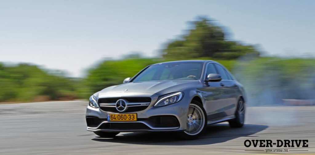 אין שום בעיה לקרוע את האחיזה של הצמיגים האחוריים. צילום: שחר אלגזי