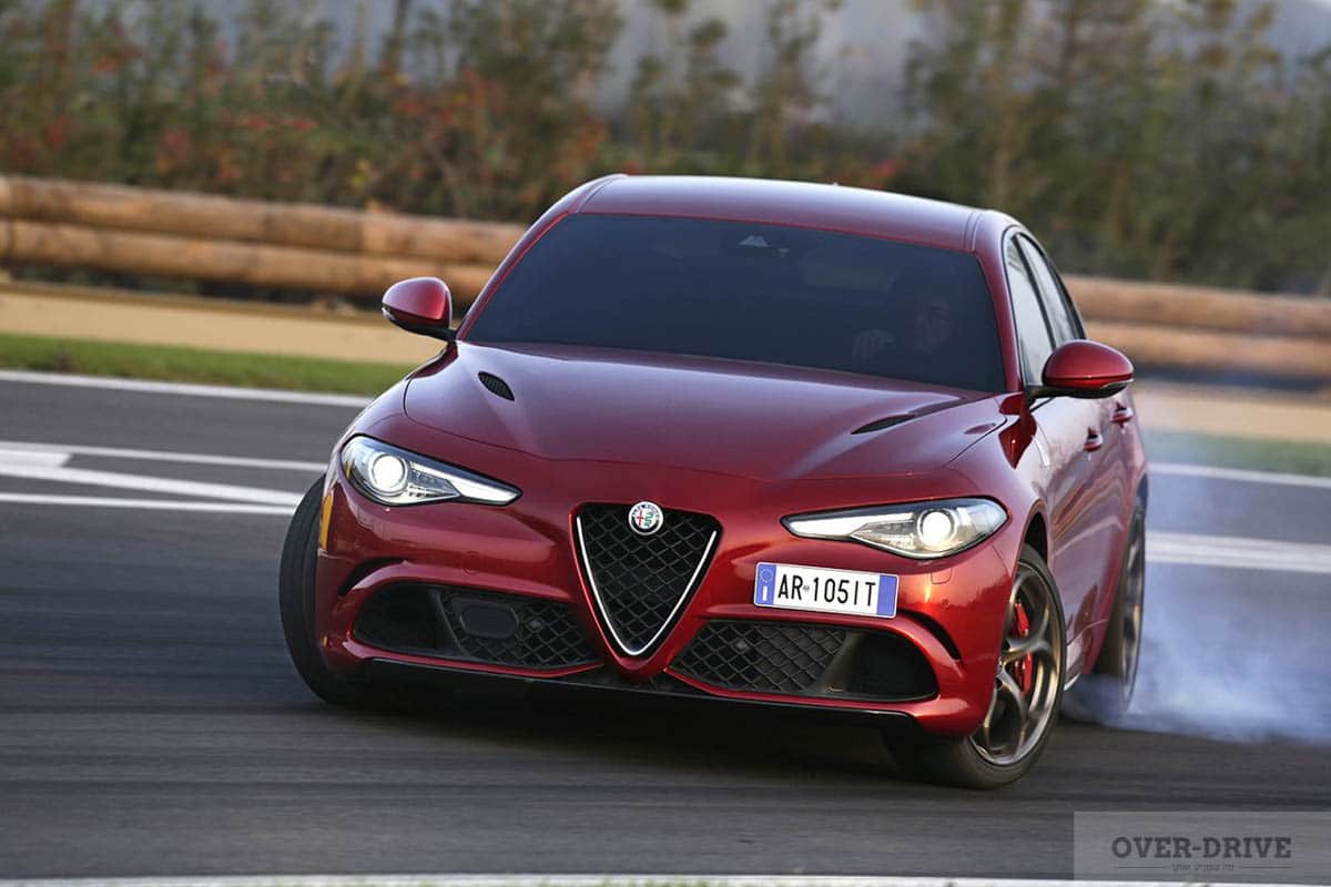 אלפא רומיאו ג'וליה