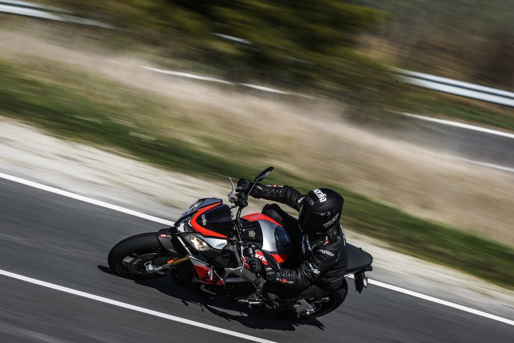 אפריליה טואנו 1100