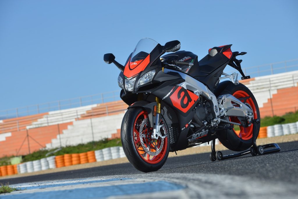 אפריליה RSV4 RR
