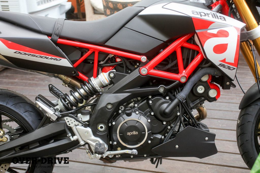 אפריליה שיבר ודורסודורו 900