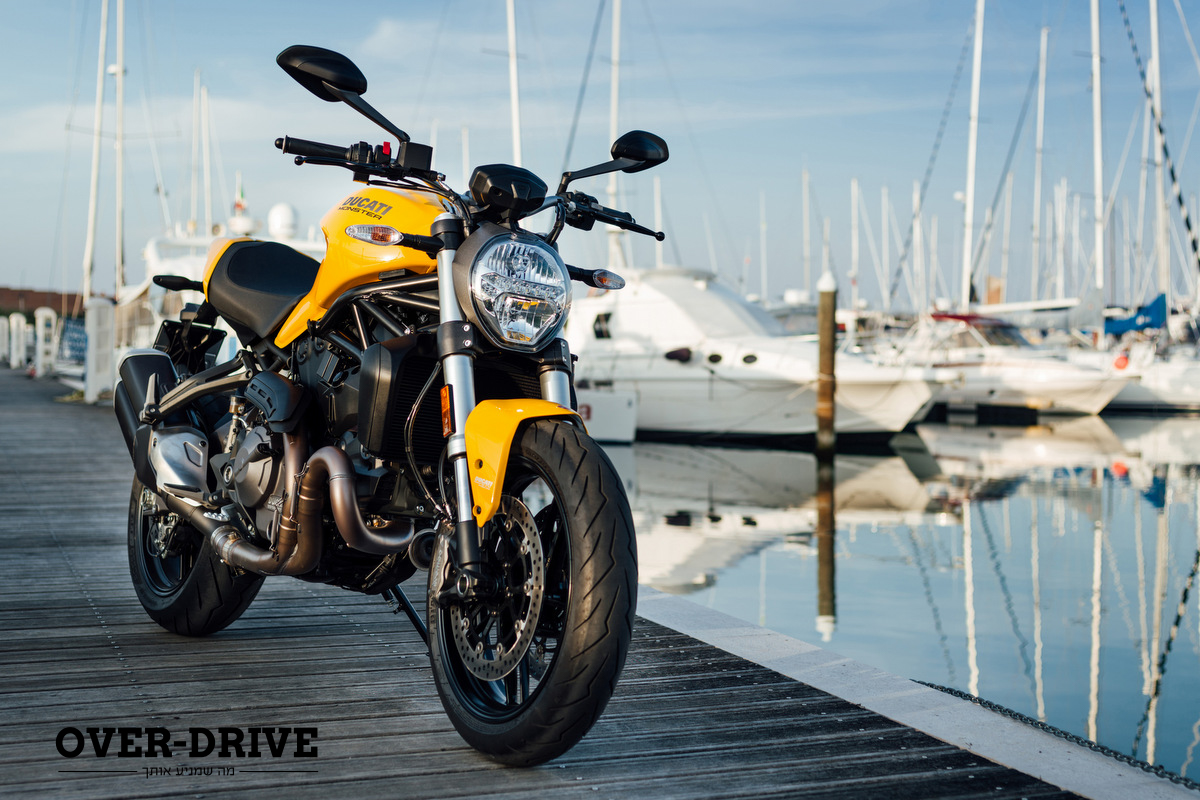 דוקאטי מונסטר 821