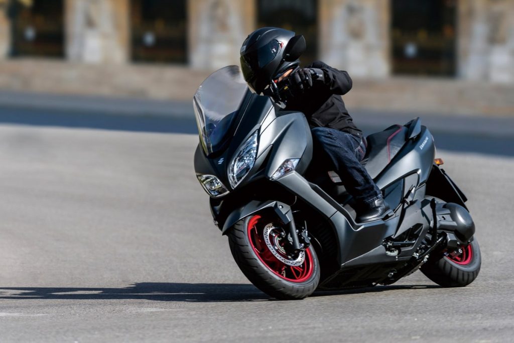 סוזוקי בורגמן 400