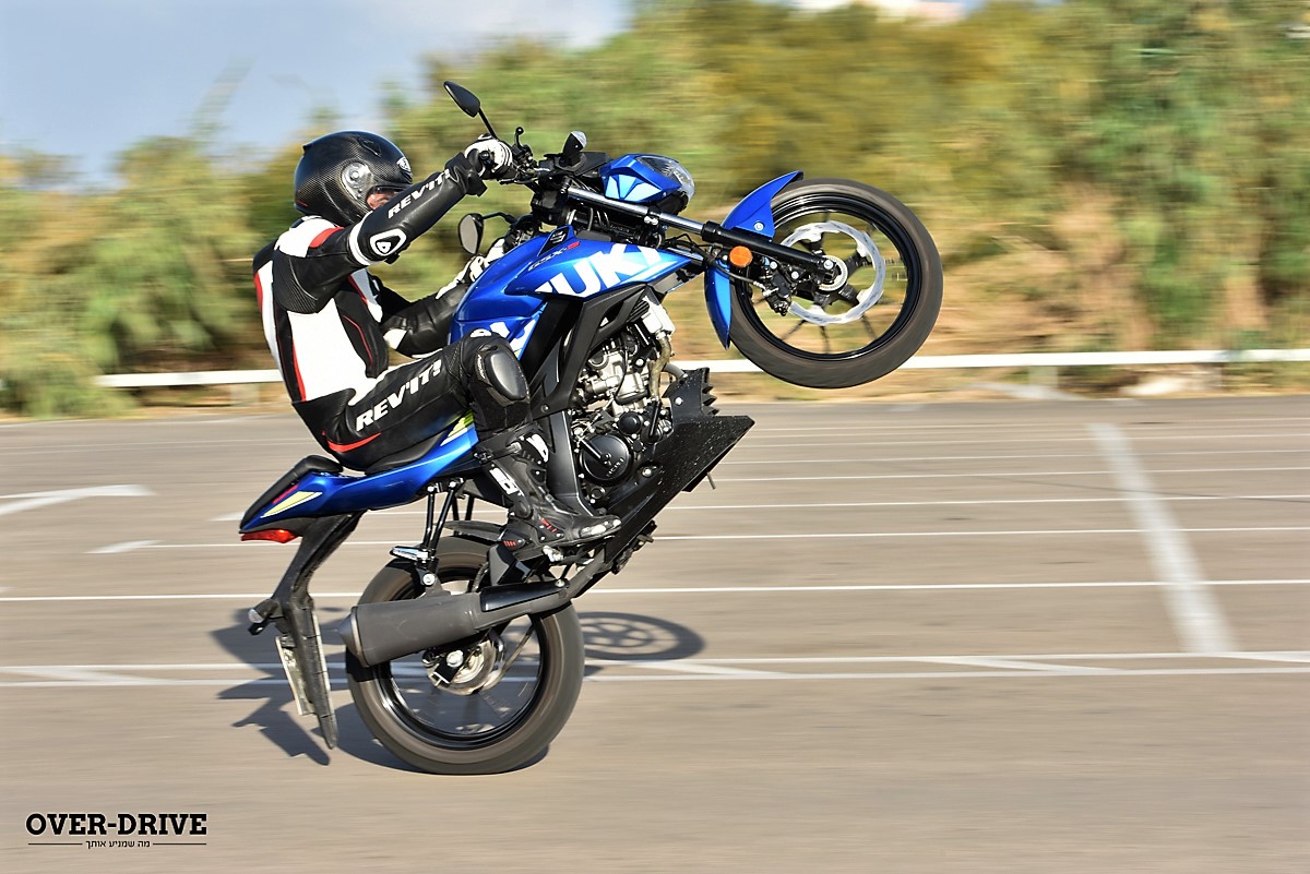 סוזוקי GSXS125
