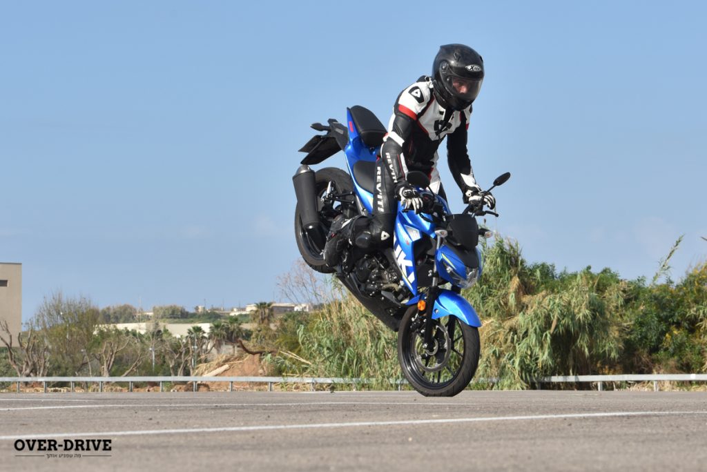 סוזוקי GSXS125