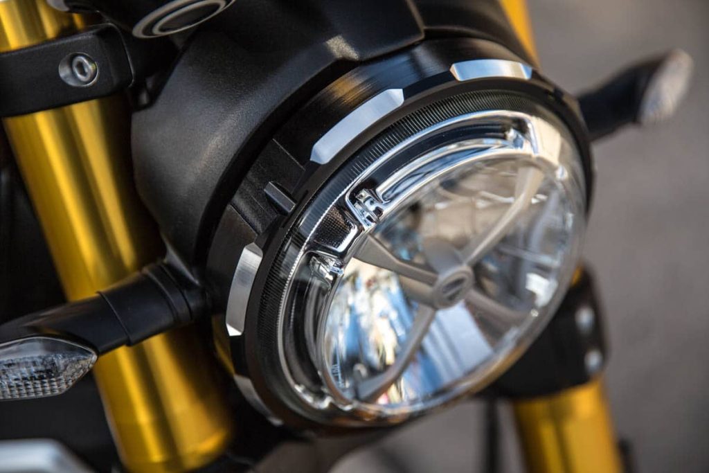 דוקאטי סקרמבלר 1,100