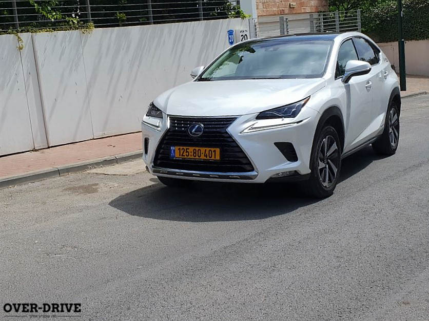לקסוס NX300h