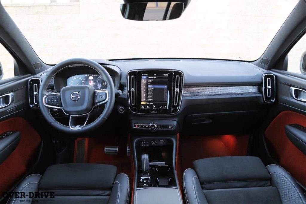 וולוו XC40