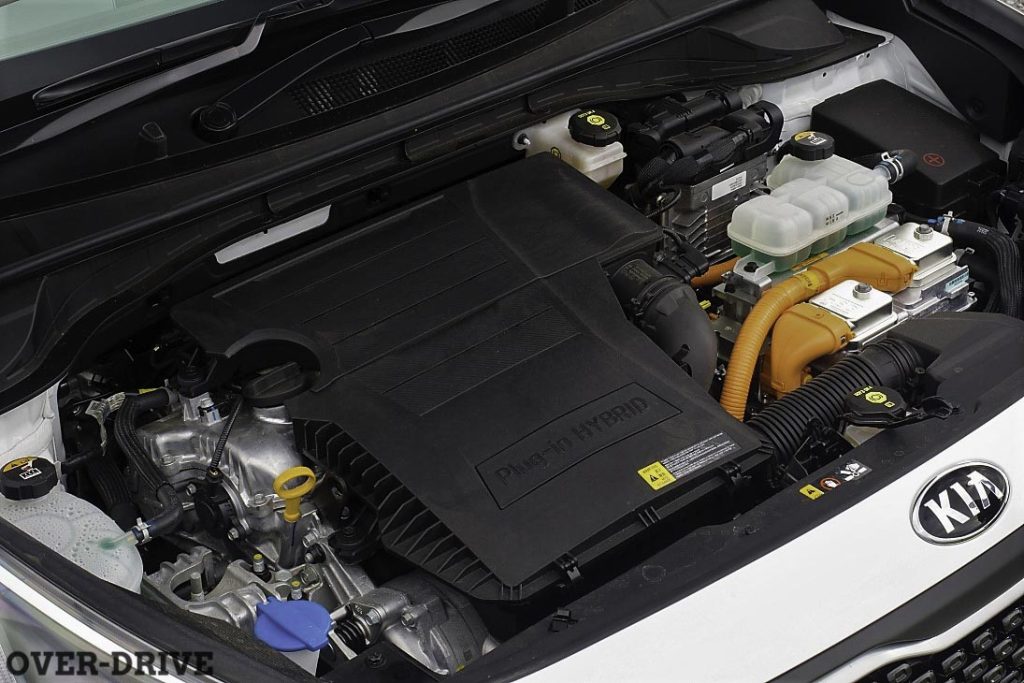 קיה נירו פלאג-אין: נהיגה ראשונה