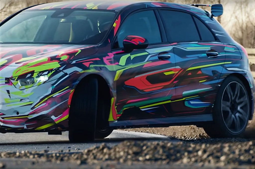 מרצדס AMG A45 החדשה: מורידה את הכפפות