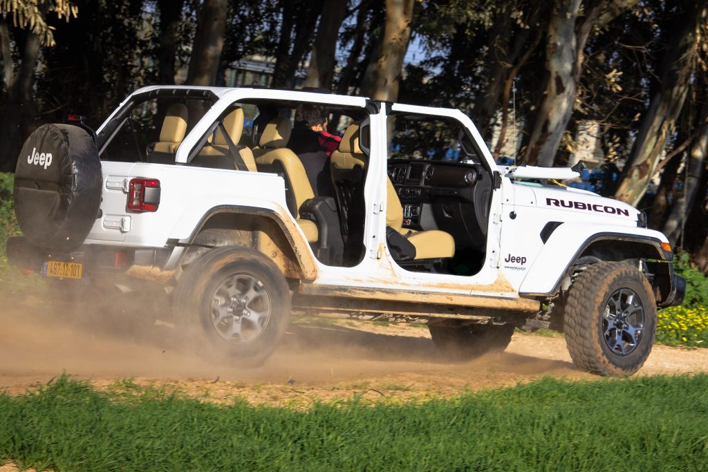 ג'יפ רנגלר רוביקון: נהיגה ראשונה