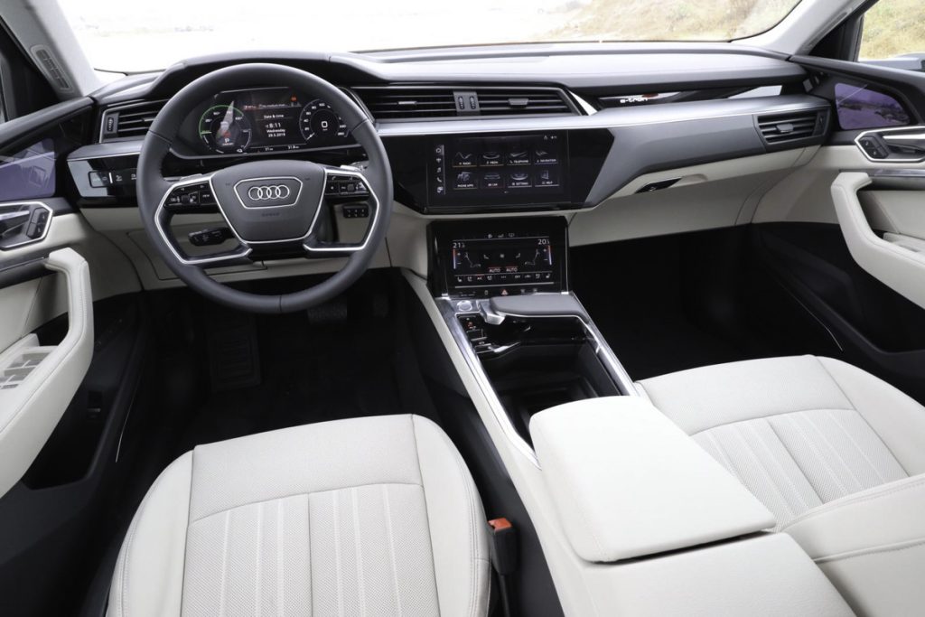 אודי אי-טרון במבחן