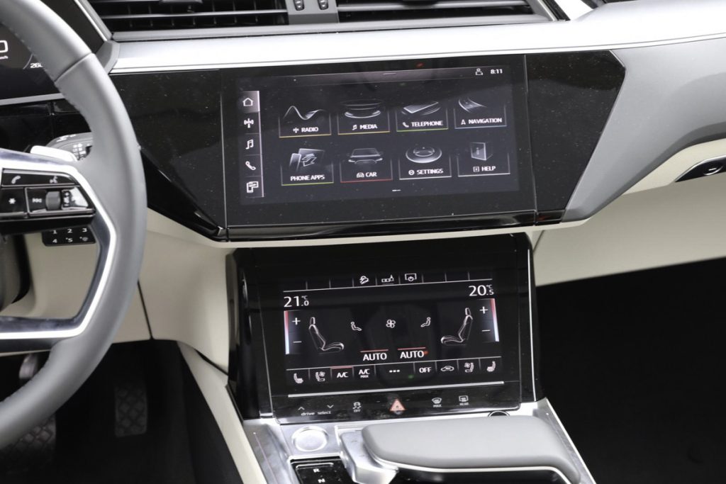 אודי אי-טרון במבחן