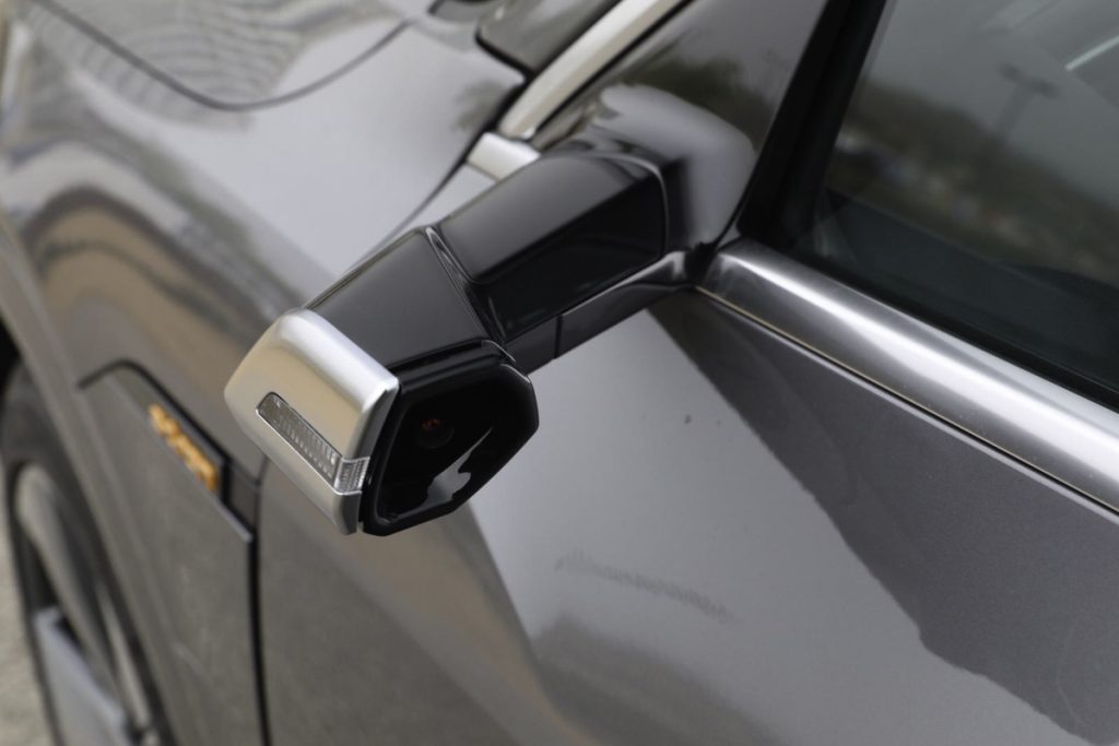 אודי אי-טרון במבחן