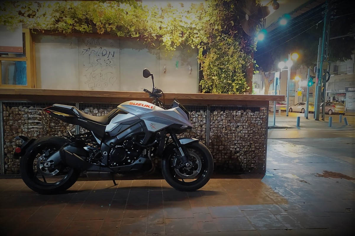 סוזוקי קאטאנה: שלוש מערכות