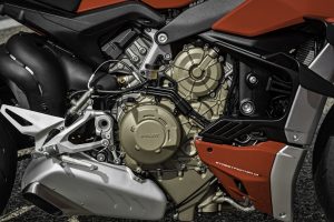 דוקאטי סטריטפייטר V4