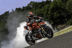 דוקאטי סטריטפייטר V4