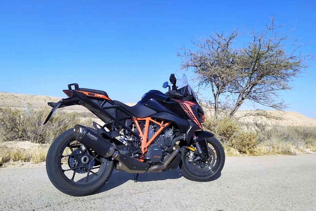 ק.ט.מ סופר-דיוק 1290 GT: תיירות ספורט