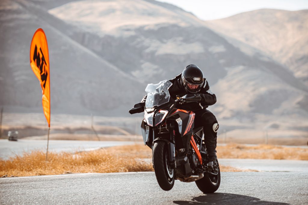 ק.ט.מ סופר-דיוק 1290 GT: תיירות ספורט