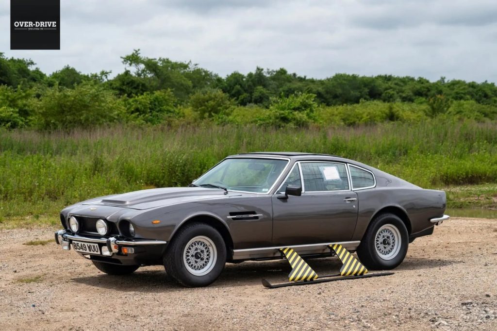 אסטון מרטין V8