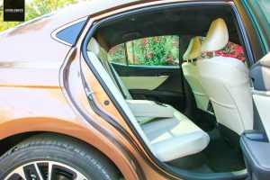 טויוטה קאמרי הייבריד