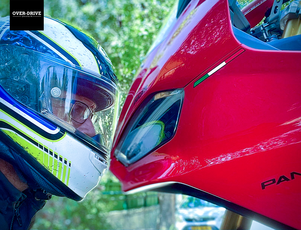 דוקאטי פניגאלה V2 S